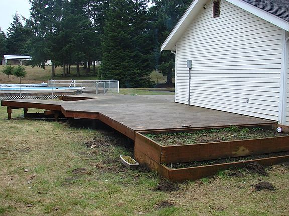 Side with  Deck Garden Builtin