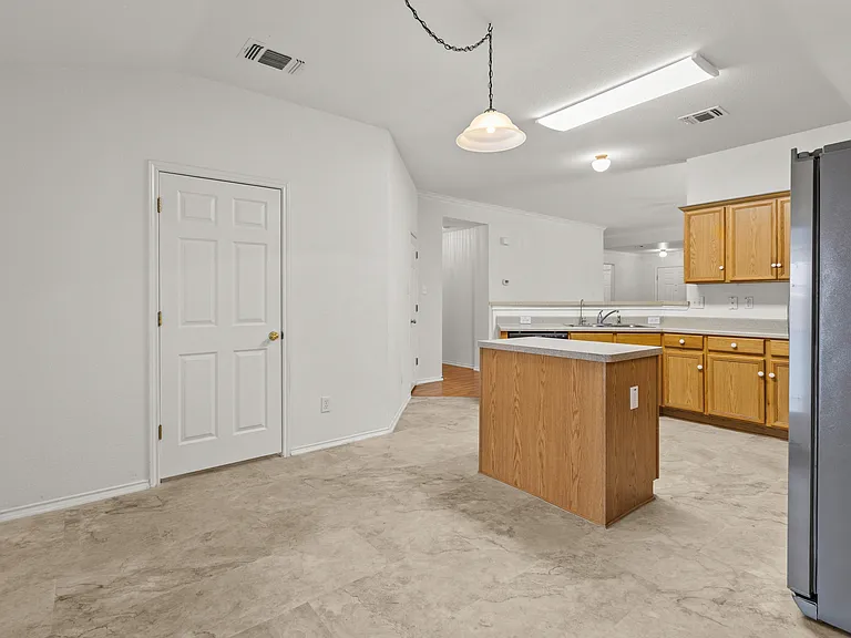 6623 Kirk Ln — Photo 7