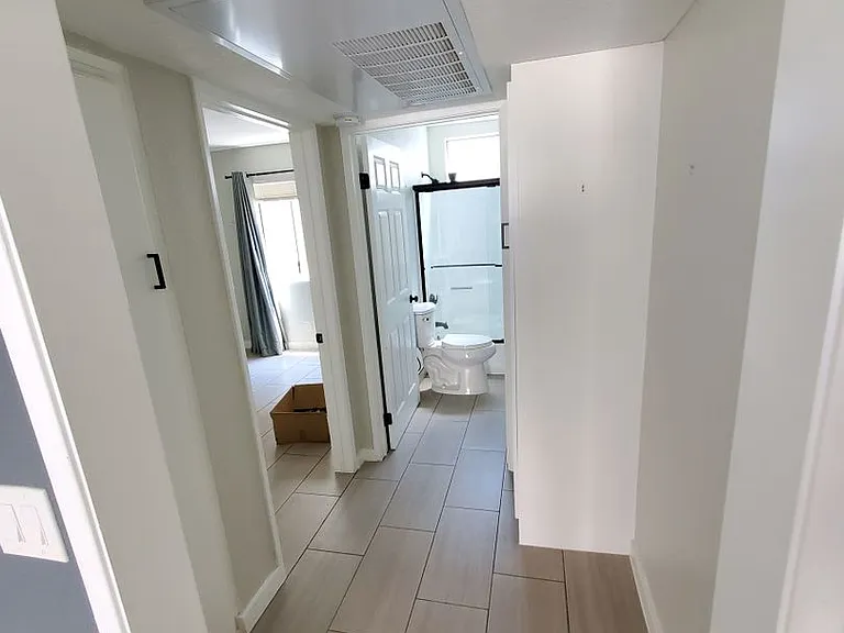 10037 Samoa Ave — Photo 5