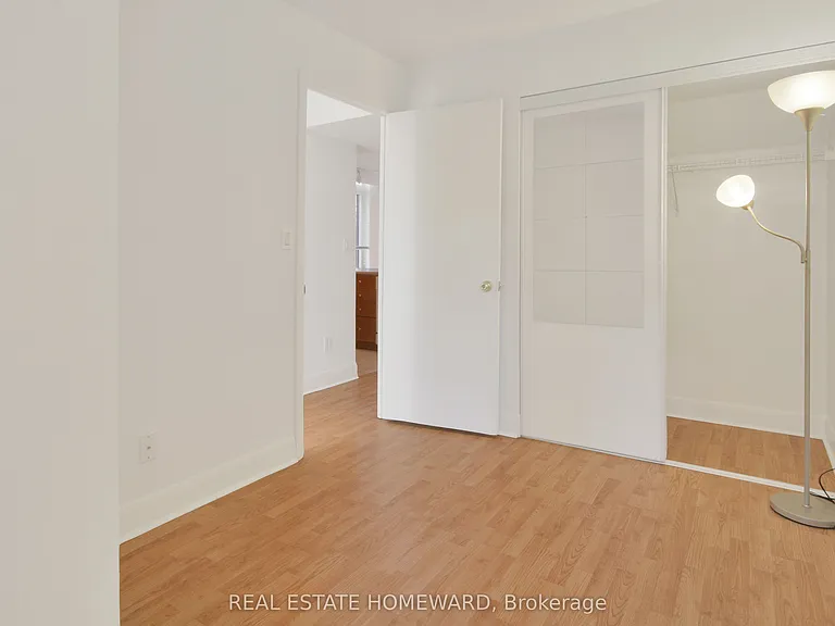 415 Jarvis St #200 — Photo 12