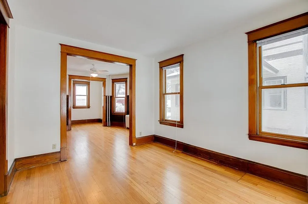 6 bed, 3641 sqft, $3,450 — Photo 4