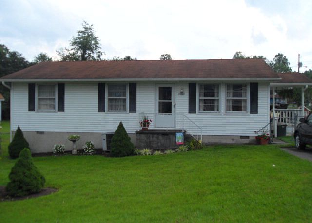 1st image of 2000 Delaine Dr