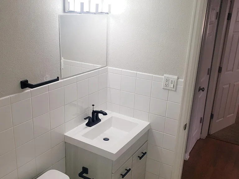 909 S Pearl St — Photo 18
