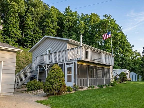 2nd image of 4811 Lynn Hollow Ln