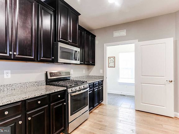 2nd image of 2501 Sophia Chase Dr
