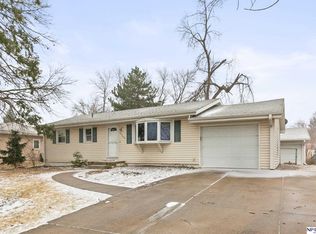 10909 Westover Rd, Omaha, NE 68154