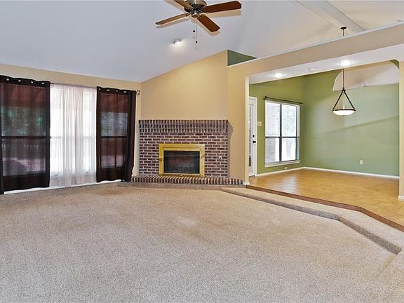 5th image of 4210 Kelly Glenn Ln