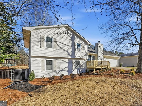 3rd image of 145 Timbermill Cir