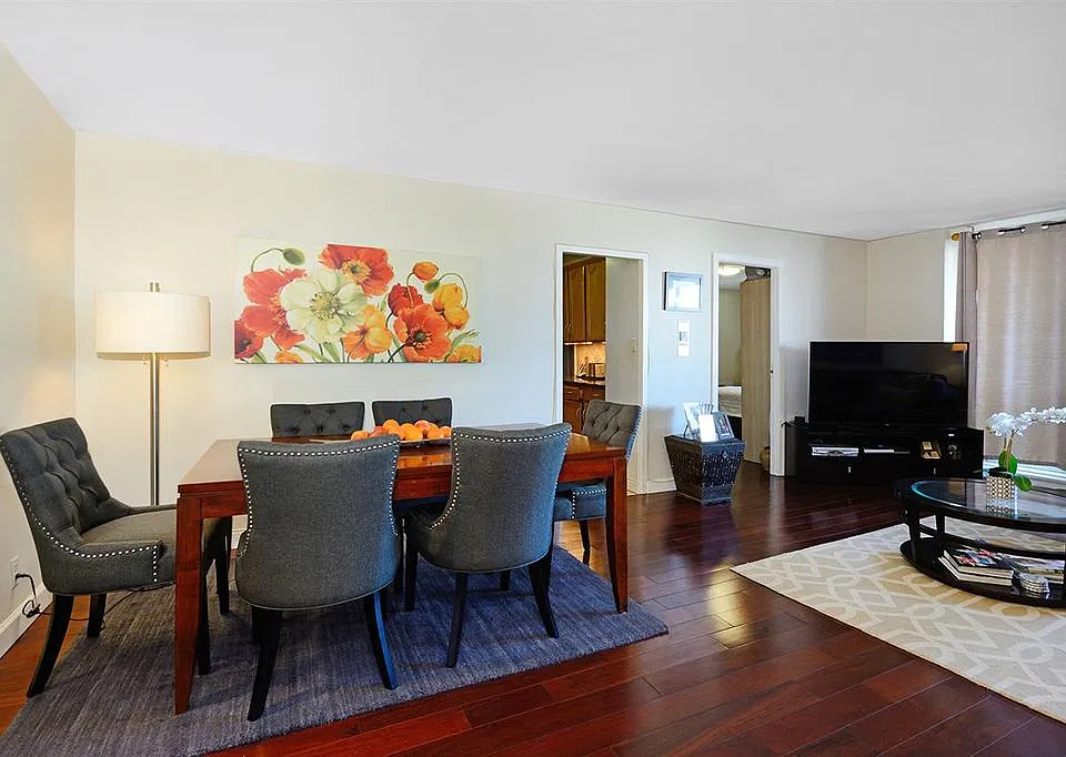 6040 Boulevard East #8