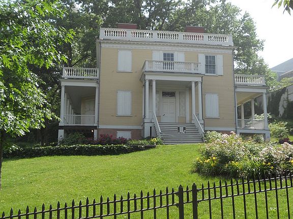 4th image of 332 Convent Ave APT 8