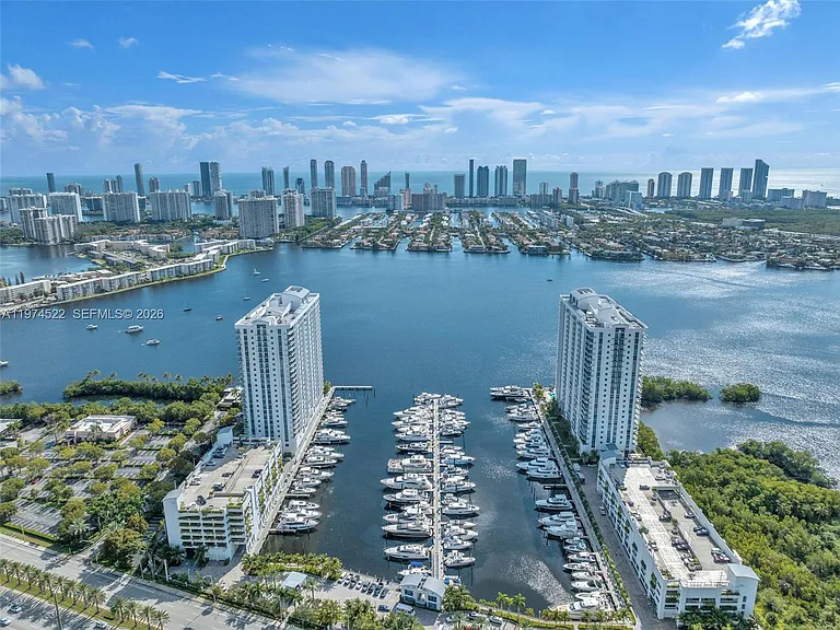 17111 Biscayne Blvd #411 — Photo 44