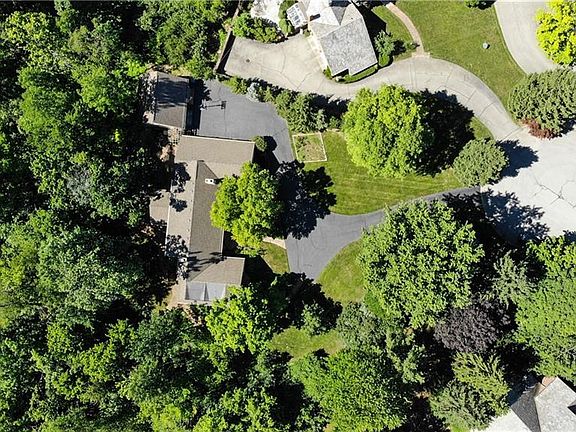 3rd image of 8102 Bramwood Ct