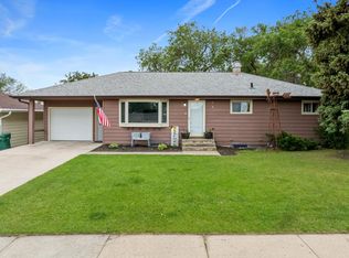10 5th Ave NE, Garrison city, ND 58540