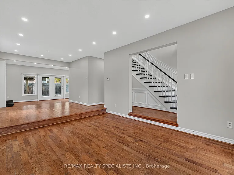 19 Longyear Dr — Photo 7