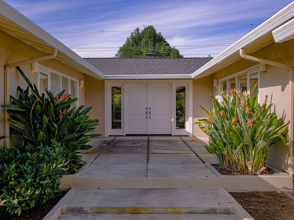 1st image of 119 Meadowbrook Dr