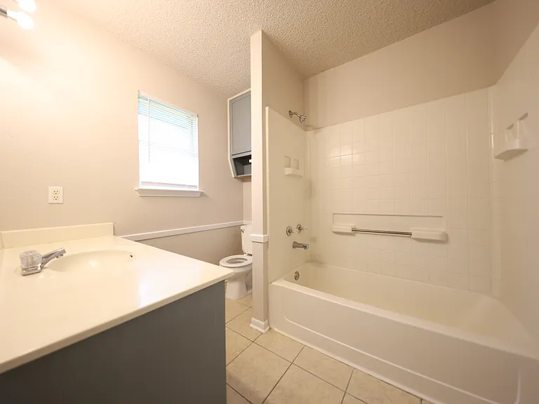 1702 Clairidge Ave — Photo 16
