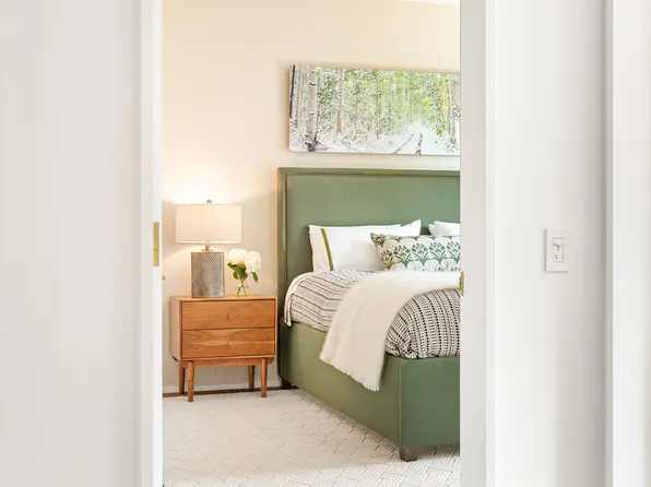 345 West 14th Street image 9 of 20