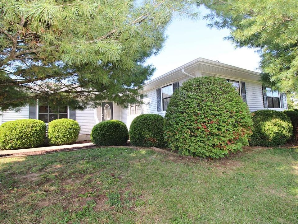 1st image of 305 Kelly Dr