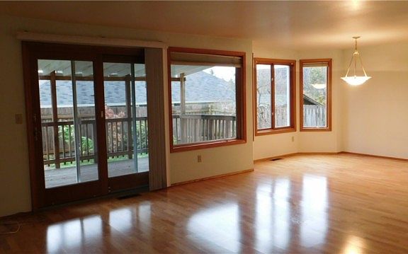 4th image of 10140 Ashley Cir NW