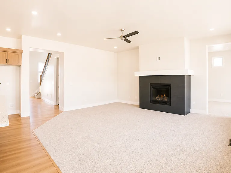 5608 S Rosalia Way — Photo 6