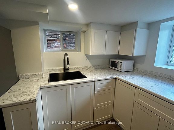 5th image of 659 Vaughan Rd #3