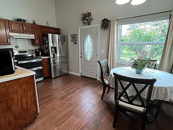 4th image of 379 Southern Charm Dr