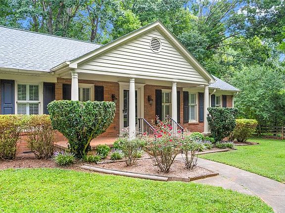2nd image of 4014 Forest Oaks Ln