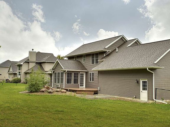 3rd image of 1207 Lakeview Dr