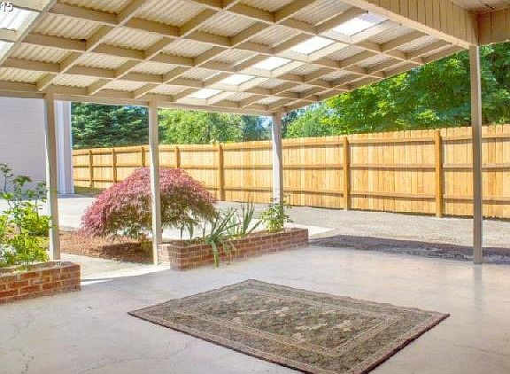 Covered Patio outside Dining