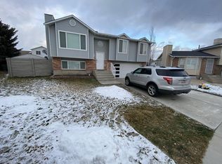 6751 S Arrow Wood Ct, West Jordan, UT 84081