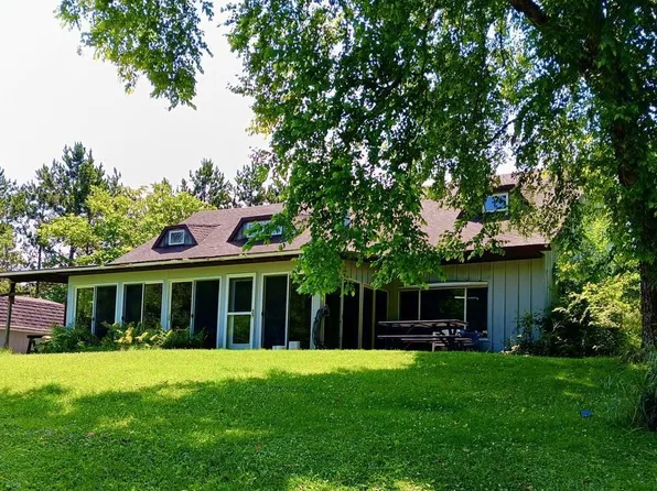 W670 Riverview Court, Fall River, WI 53932