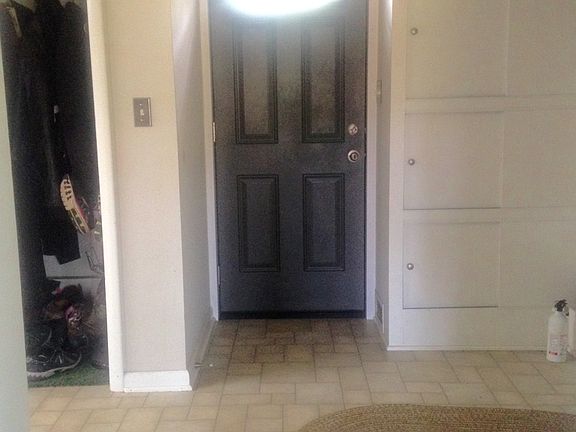 Foyer/back hall