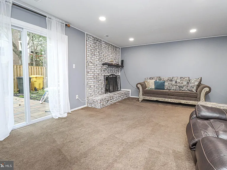2426 Vineyard Ln — Photo 30