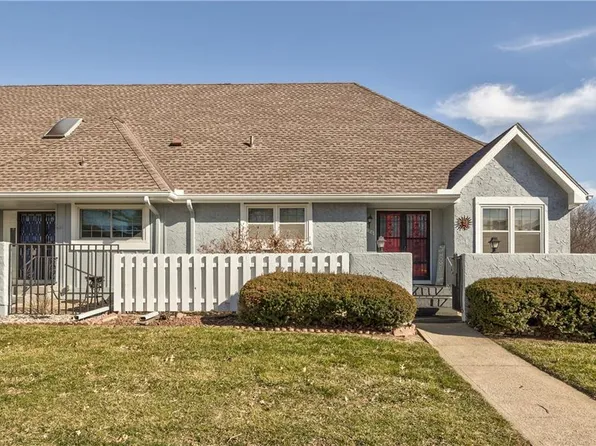 120 Woodbridge Ln, Kansas City, MO 64145