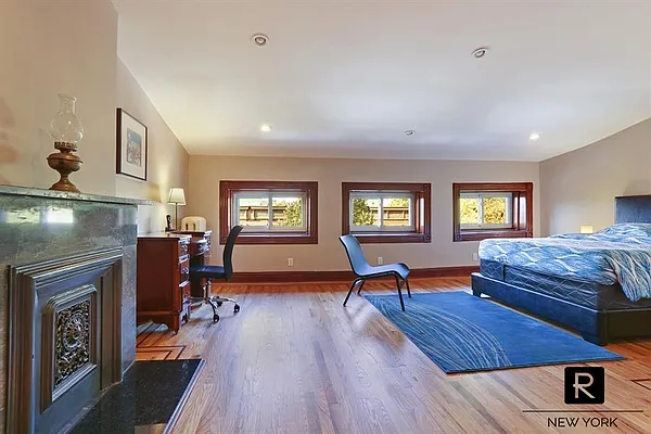 Rented by R New York | media 27