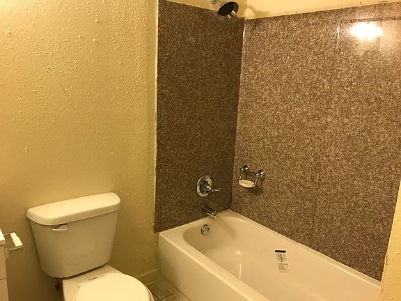 4th image of 333 Bernard St APT 204