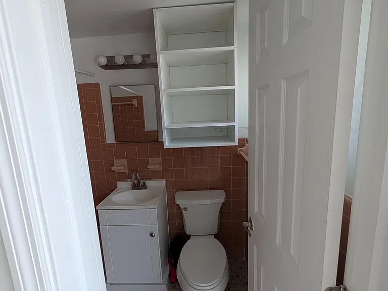 901 NE 16th Ave #8 — Photo 12