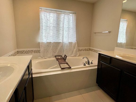4th image of 106 Calhoun Ln #1709