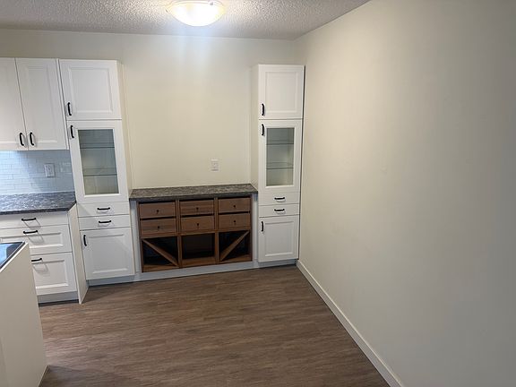 2nd image of 122 E 18th St #207