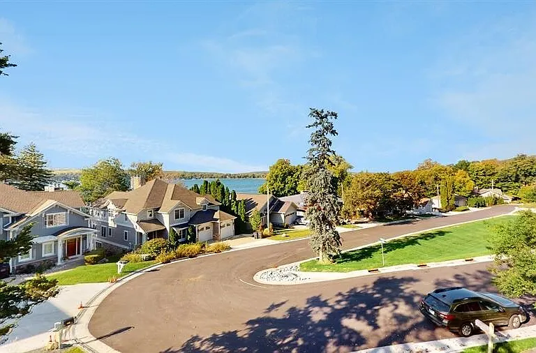 830 Pine Tree Ln — Photo 34