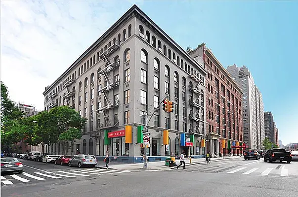 Rented by Buchbinder & Warren | media 10