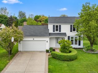 413 Dalton Dr, Rochester Hills, MI 48307