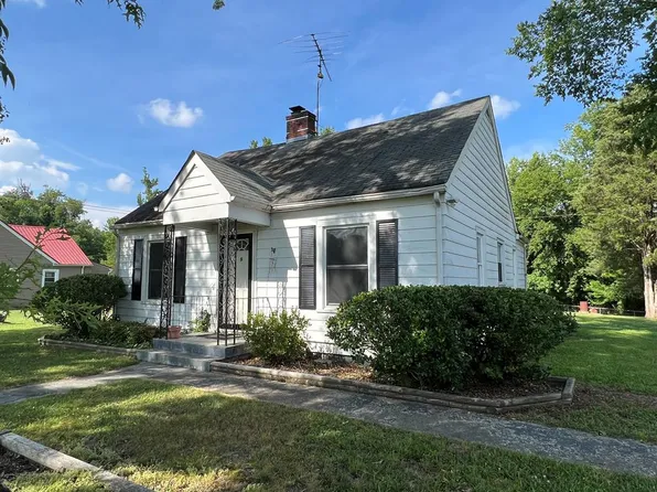 9 Maplewood Dr, South Boston, VA 24592