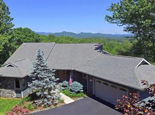 210 Walnut Hills Dr, Brevard, NC 28712