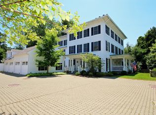 26 Old Meadow Ln, Southport, CT 06890