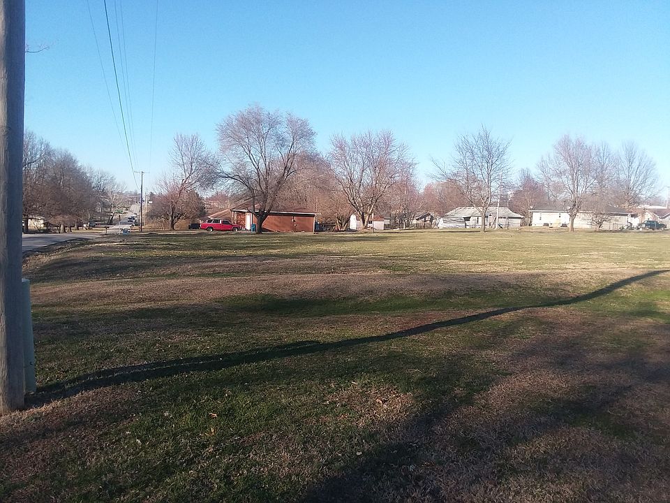 2nd image of E Matthew Ln