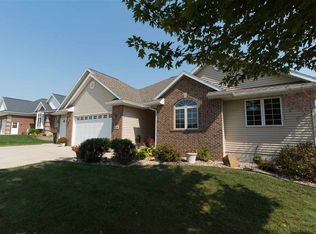 4216 Maryhill Dr, Cedar Falls, IA 50613