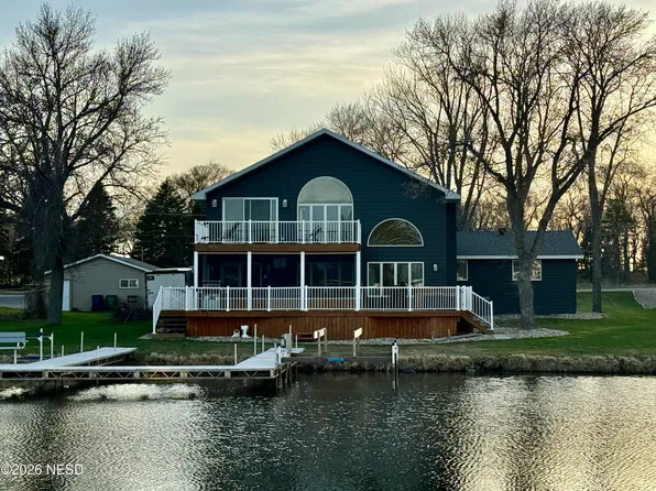 1392 S Lake Dr, Watertown, SD 57201