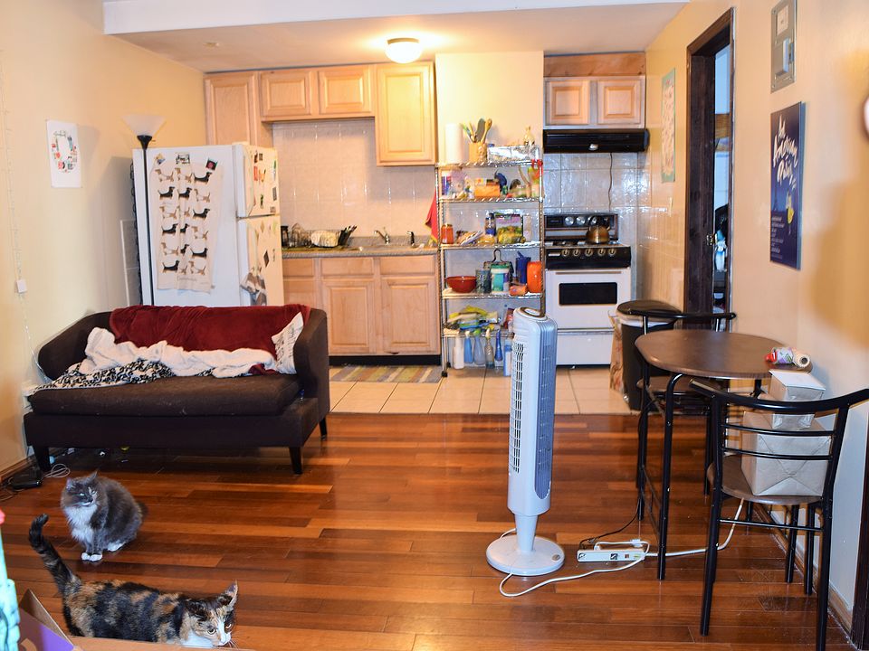 1st image of 130 18th St #F