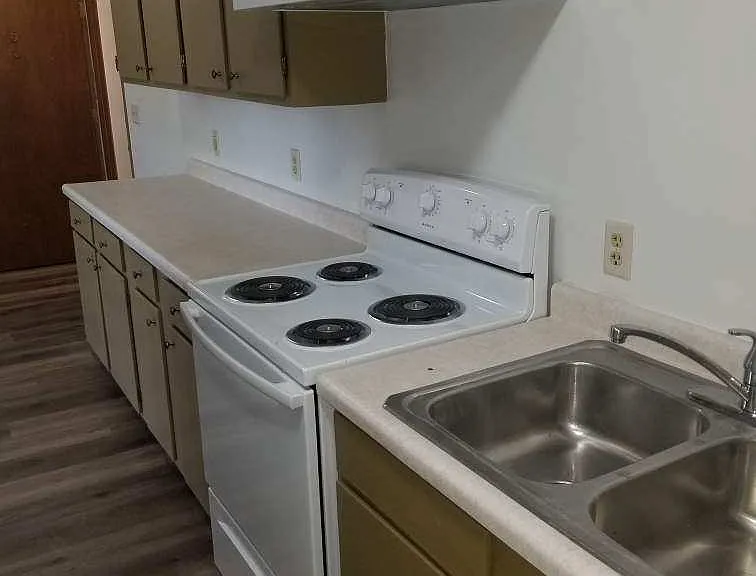 1112 Oakview Dr #6 — Photo 4